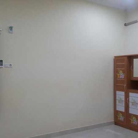 Penginapan Aisya Toa Daeng Makassar Bagian luar foto